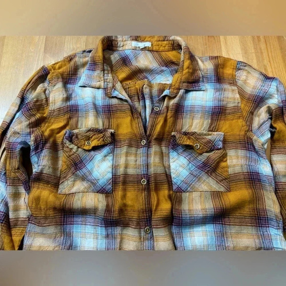 Maurices Womens Medium Plaid Checkered shirt. - Picture 3 of 8